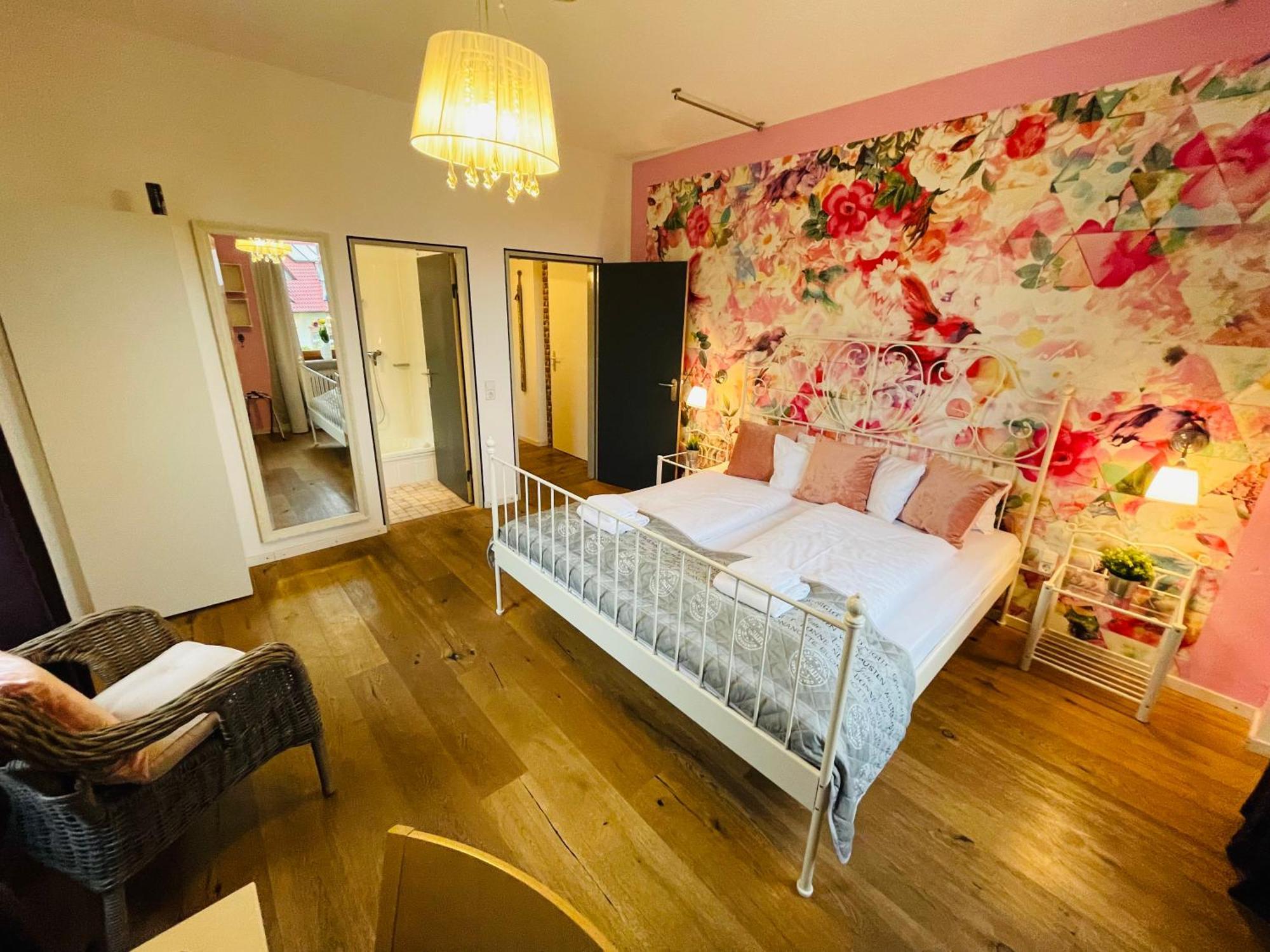 Zum Rayers Cafe-Restaurant & Boutique-Hotel Niederrotweil Δωμάτιο φωτογραφία