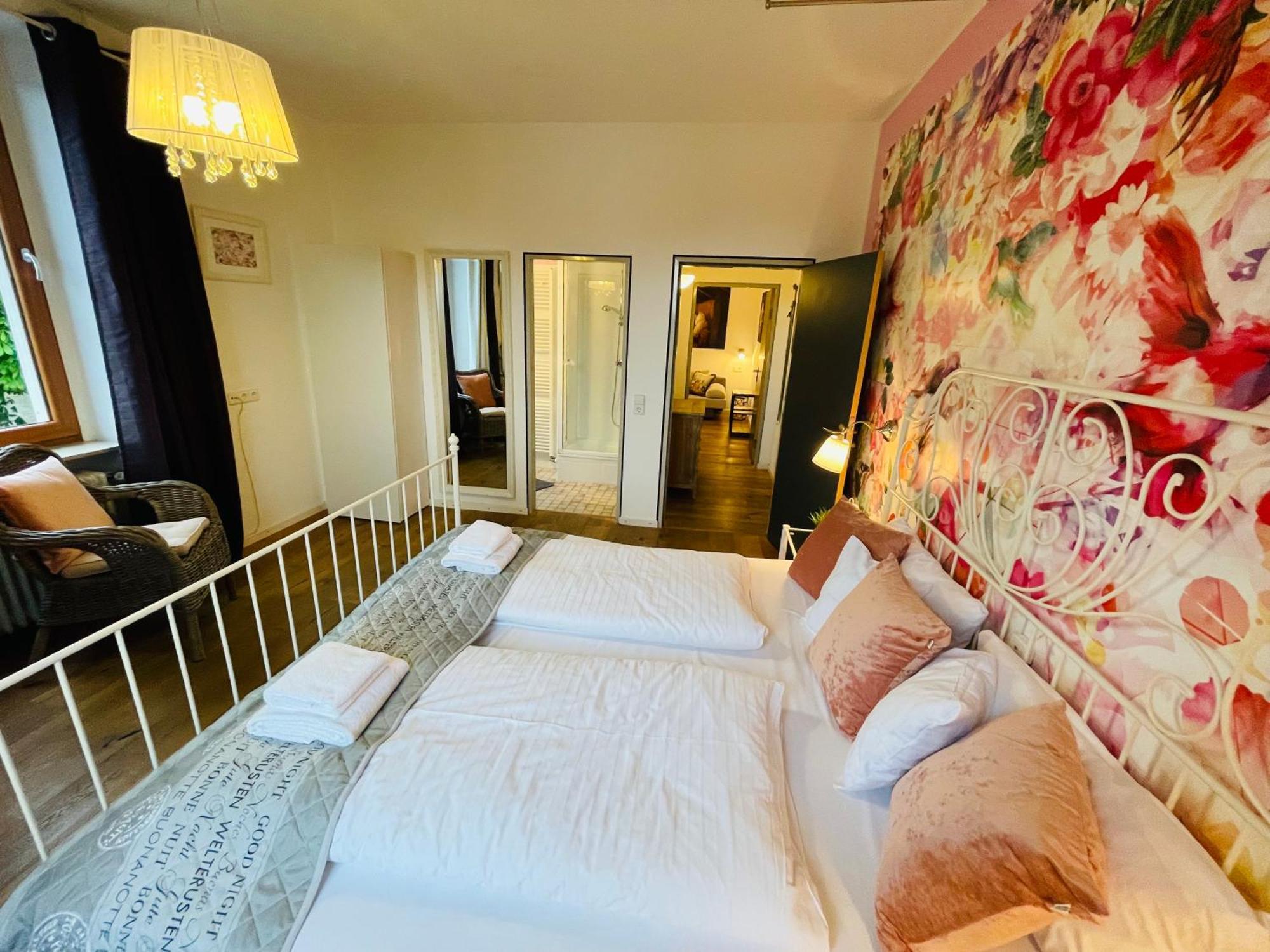 Zum Rayers Cafe-Restaurant & Boutique-Hotel Niederrotweil Δωμάτιο φωτογραφία