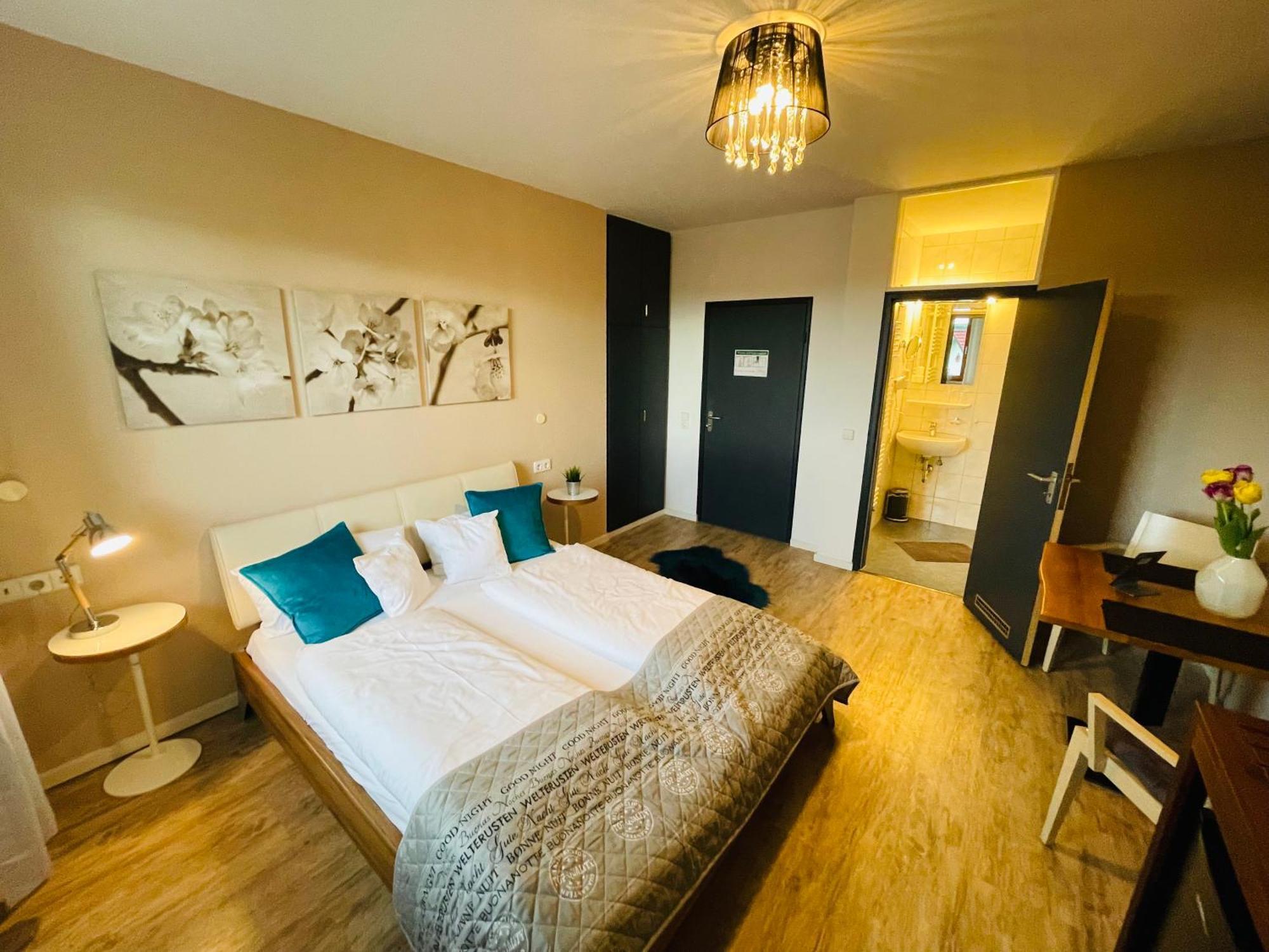 Zum Rayers Cafe-Restaurant & Boutique-Hotel Niederrotweil Δωμάτιο φωτογραφία