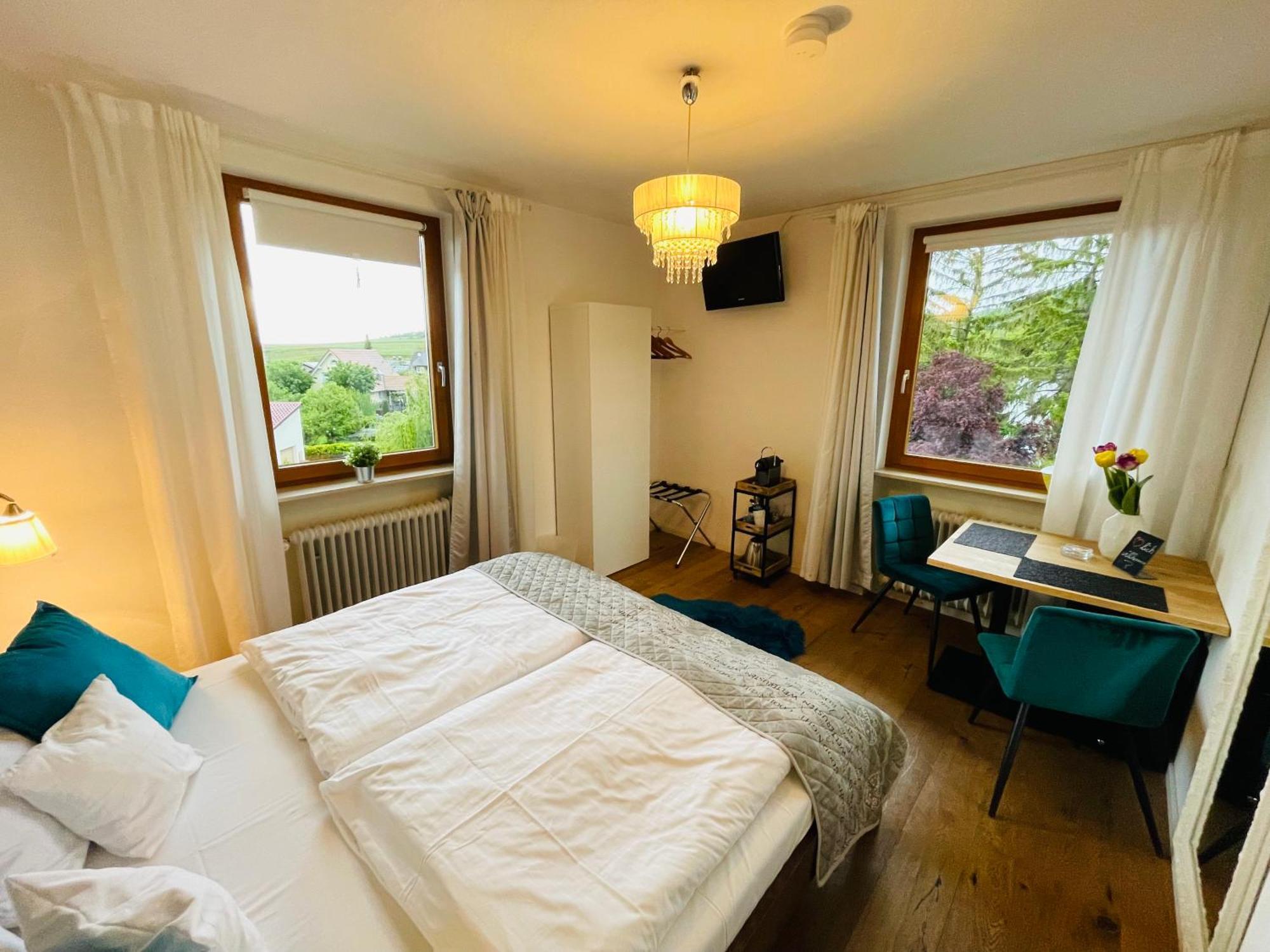 Zum Rayers Cafe-Restaurant & Boutique-Hotel Niederrotweil Δωμάτιο φωτογραφία