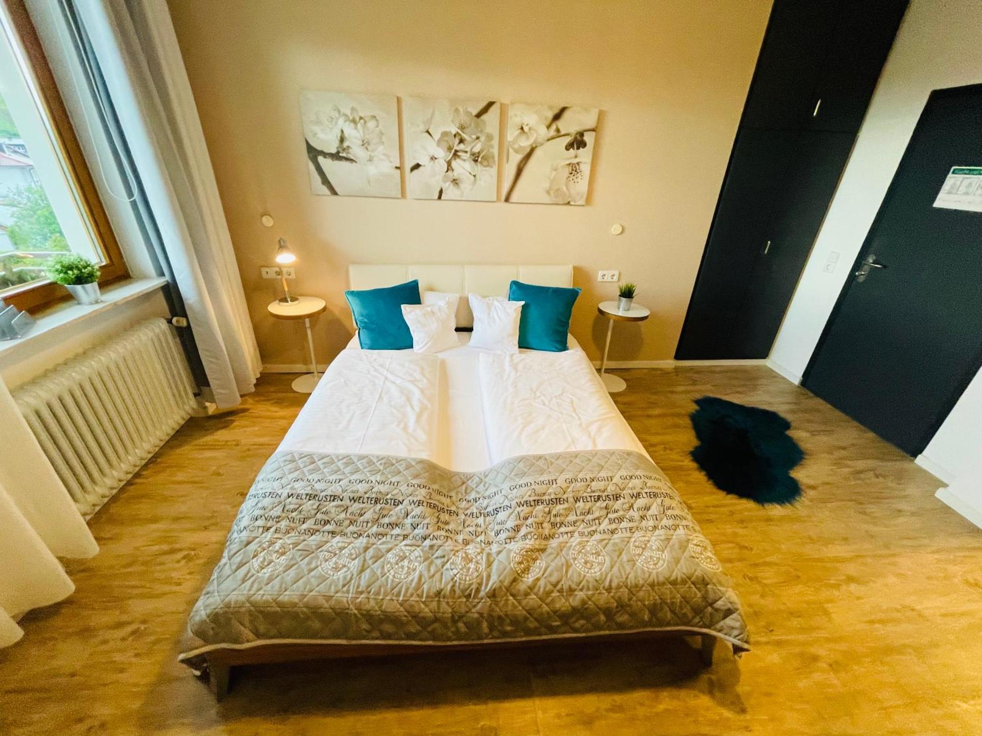 Zum Rayers Cafe-Restaurant & Boutique-Hotel Niederrotweil Δωμάτιο φωτογραφία