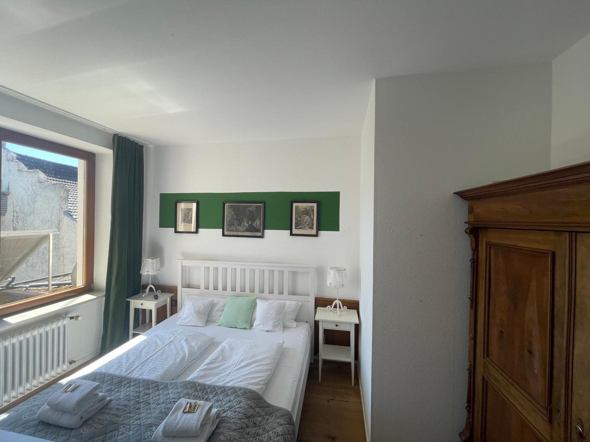 Zum Rayers Cafe-Restaurant & Boutique-Hotel Niederrotweil Δωμάτιο φωτογραφία