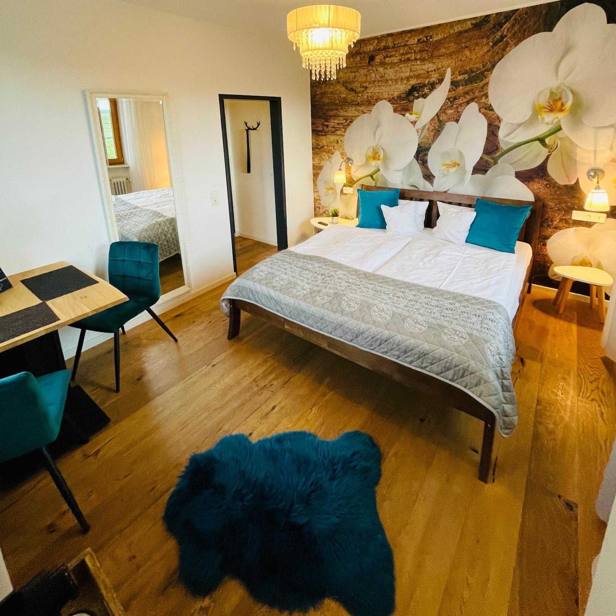 Zum Rayers Cafe-Restaurant & Boutique-Hotel Niederrotweil Εξωτερικό φωτογραφία